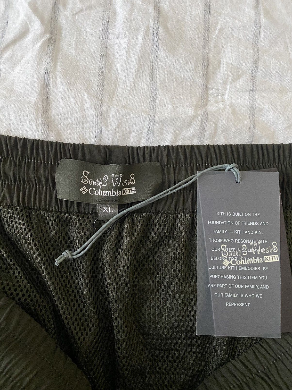 Columbia × Kith Kith x South2West8 x Columbia Zipped Trail Short NWT Size US 38 / EU 54 - 6 Thumbnail