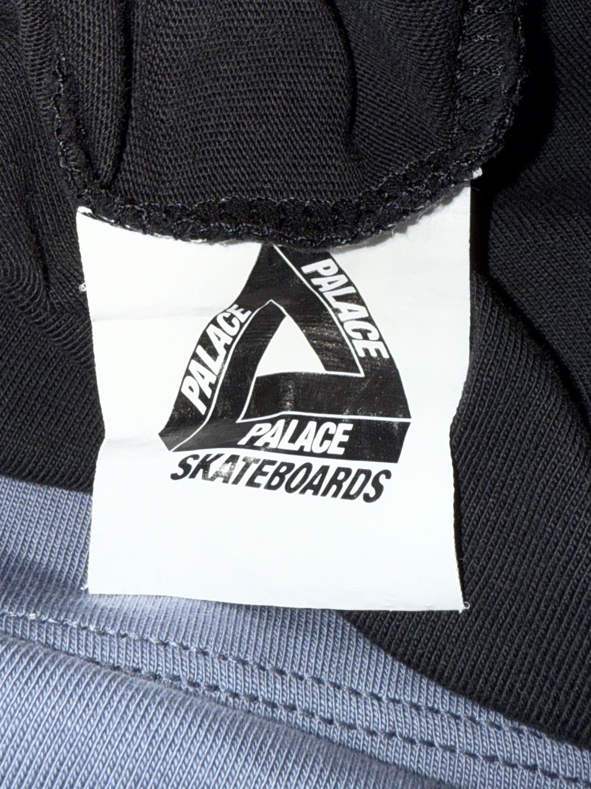 Palace Palace Tri-to-Help Tri to help Tee Black trigger Size US M / EU 48-50 / 2 - 7 Thumbnail