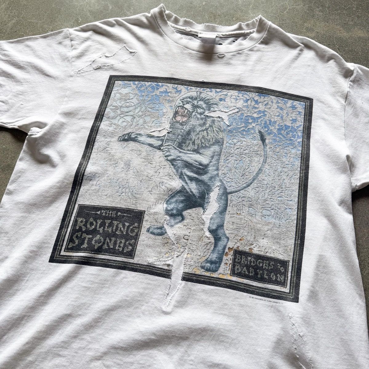 The Rolling Stones THRASHED 90s Vintage The Rolling Stones Babylon Tour T-Shirt Size US XL / EU 56 / 4 - 2 Thumbnail