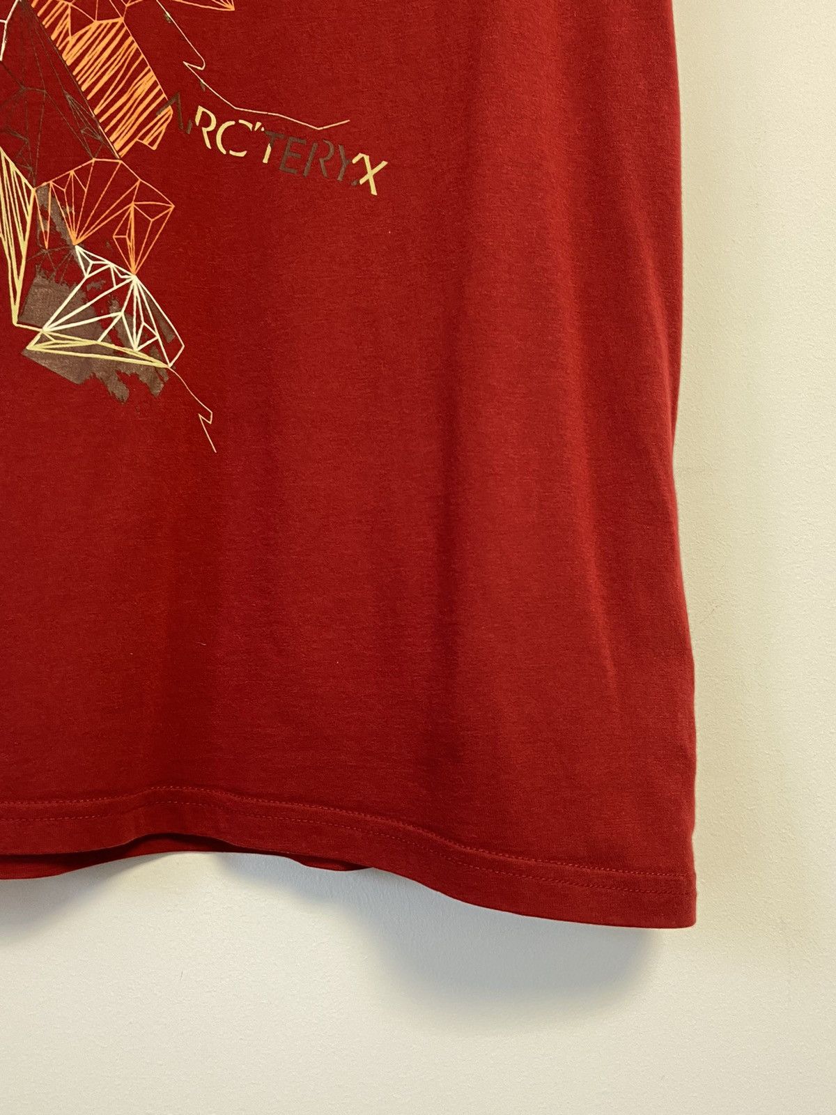 Arc'teryx Vintage Arcteryx Big Logo T-Shirt Red Size US M / EU 48-50 / 2 - 3 Thumbnail