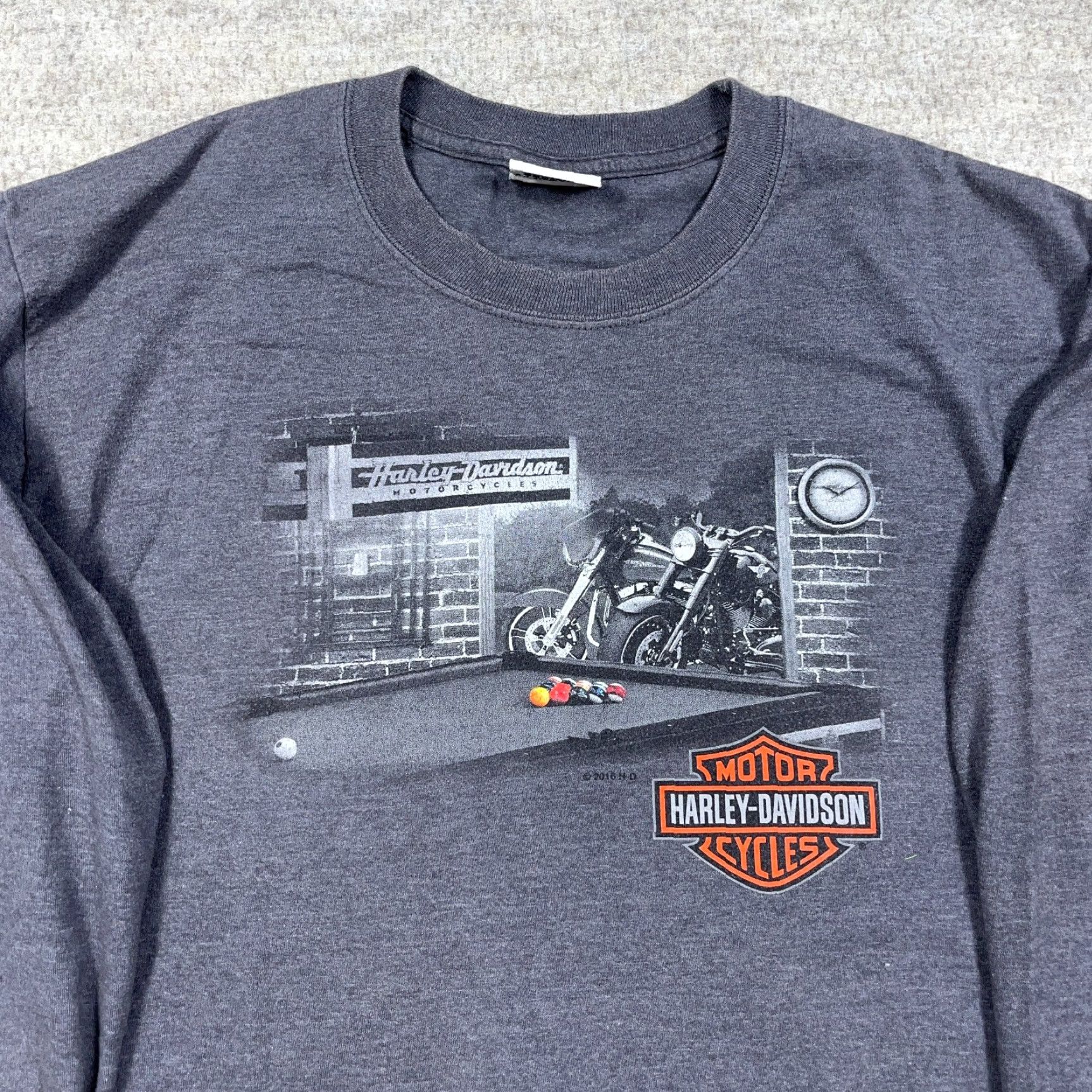 Harley Davidson VINTAGE Harley-Davidson Shirt Men L Gray Crew Neck Graphic Print Logo 80s Retro Motorcycle Biker USA Long Sleeve Cotton Jersey Size US L / EU 52-54 / 3 - 3 Thumbnail