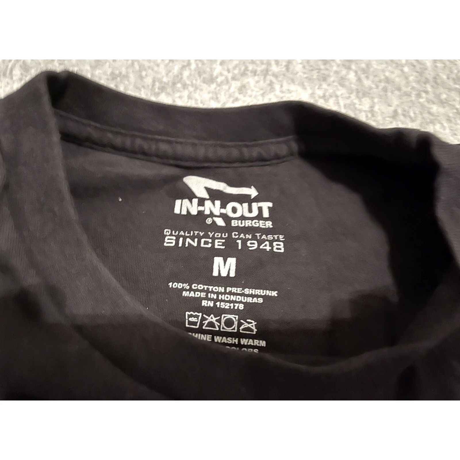 Vintage IN-N-Out Burger T-Shirt Black Crew Neck Short Sleeve 70th Anniversary Fast Food Medium Men Size US M / EU 48-50 / 2 - 4 Thumbnail