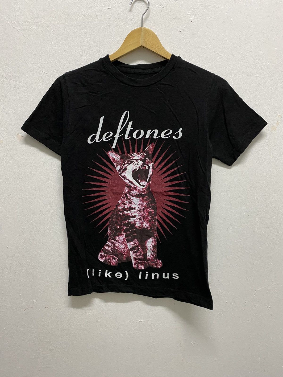 Band Tees Deftones (Like) Linus T-Shirt Size US S / EU 44-46 / 1 - 2 Thumbnail