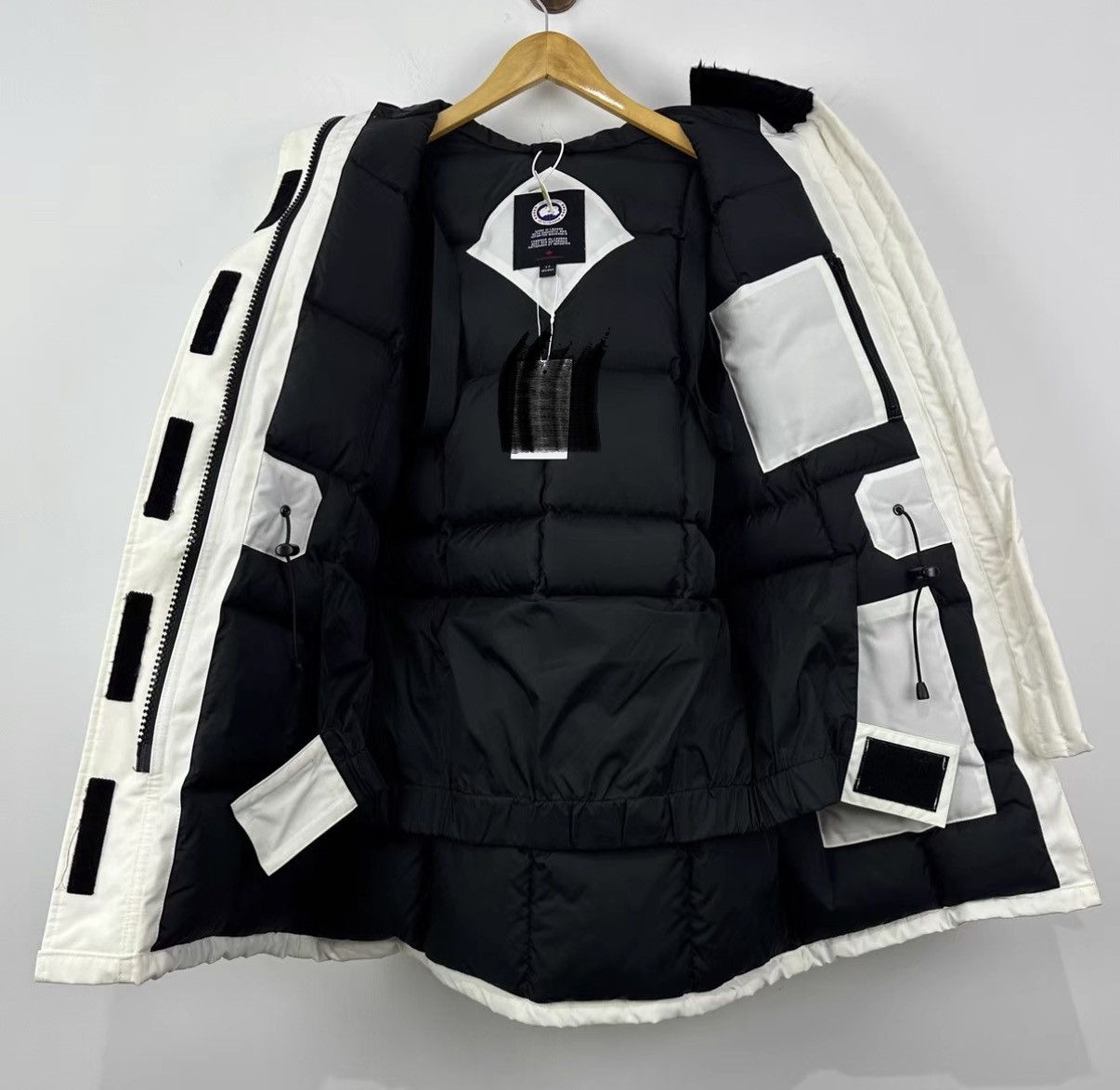 Canada Goose Canada Goose Expedition Hooded Down Jacket J42 Size US S / EU 44-46 / 1 - 4 Thumbnail