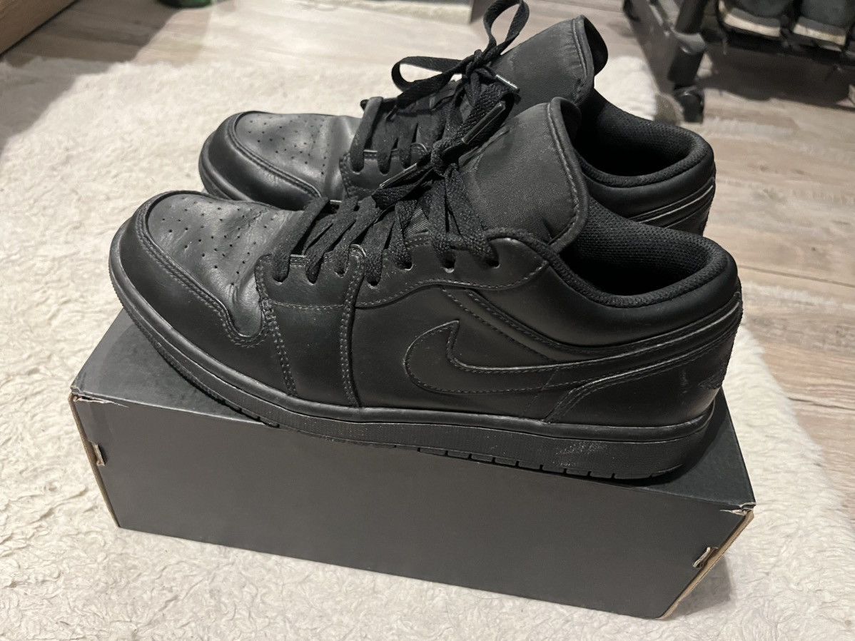 Jordan Brand Jordan 1 low triple black Size US 10.5 / EU 43-44 - 8 Thumbnail