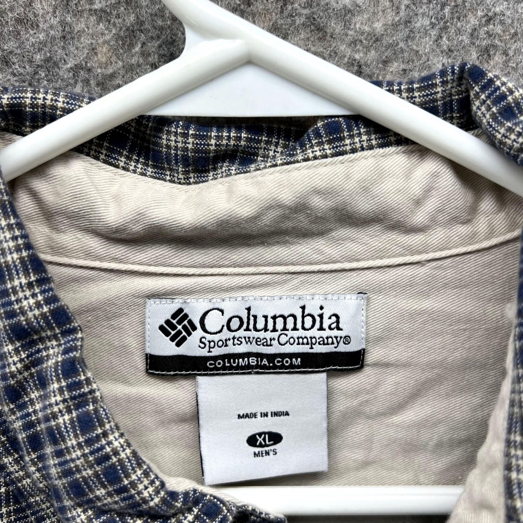 Vintage VINTAGE Columbia Shirt Men XL Plaid Gray Button-Down Casual/Business/Workwear Size US XL / EU 56 / 4 - 5 Thumbnail