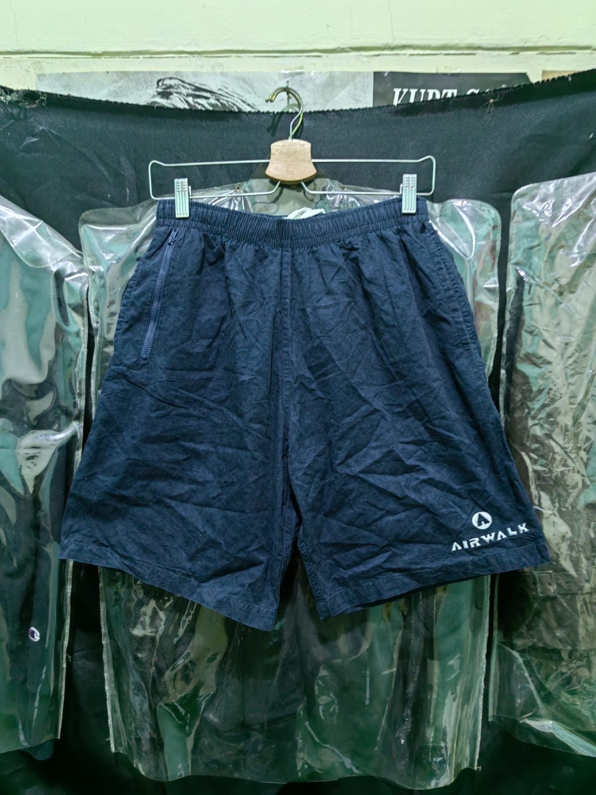 Airwalk × Vintage Vintage Air walk relaxed short pants Size US 30 / EU 46 - 1 Thumbnail