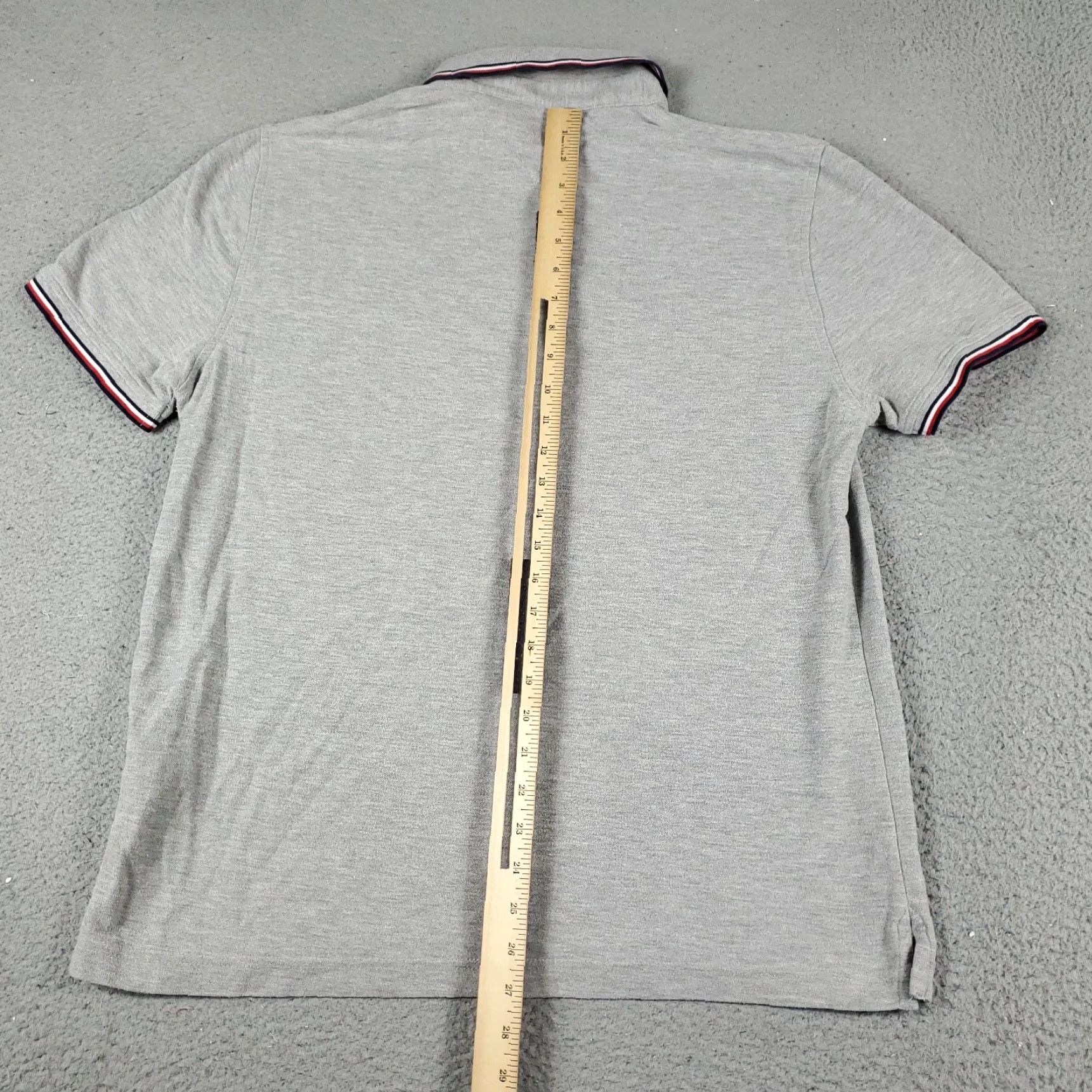 Tommy Hilfiger Tommy Hilfiger Polo Shirt Mens Large Gray Solid Short Sleeve Casual Polo Shirt L Gray Mens Size US L / EU 52-54 / 3 - 4 Thumbnail