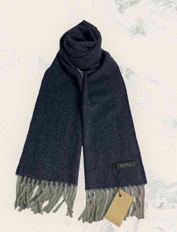 Barneys New York Barneys New York Scarf / Muffler / Neckwear Size ONE SIZE - 1 Thumbnail