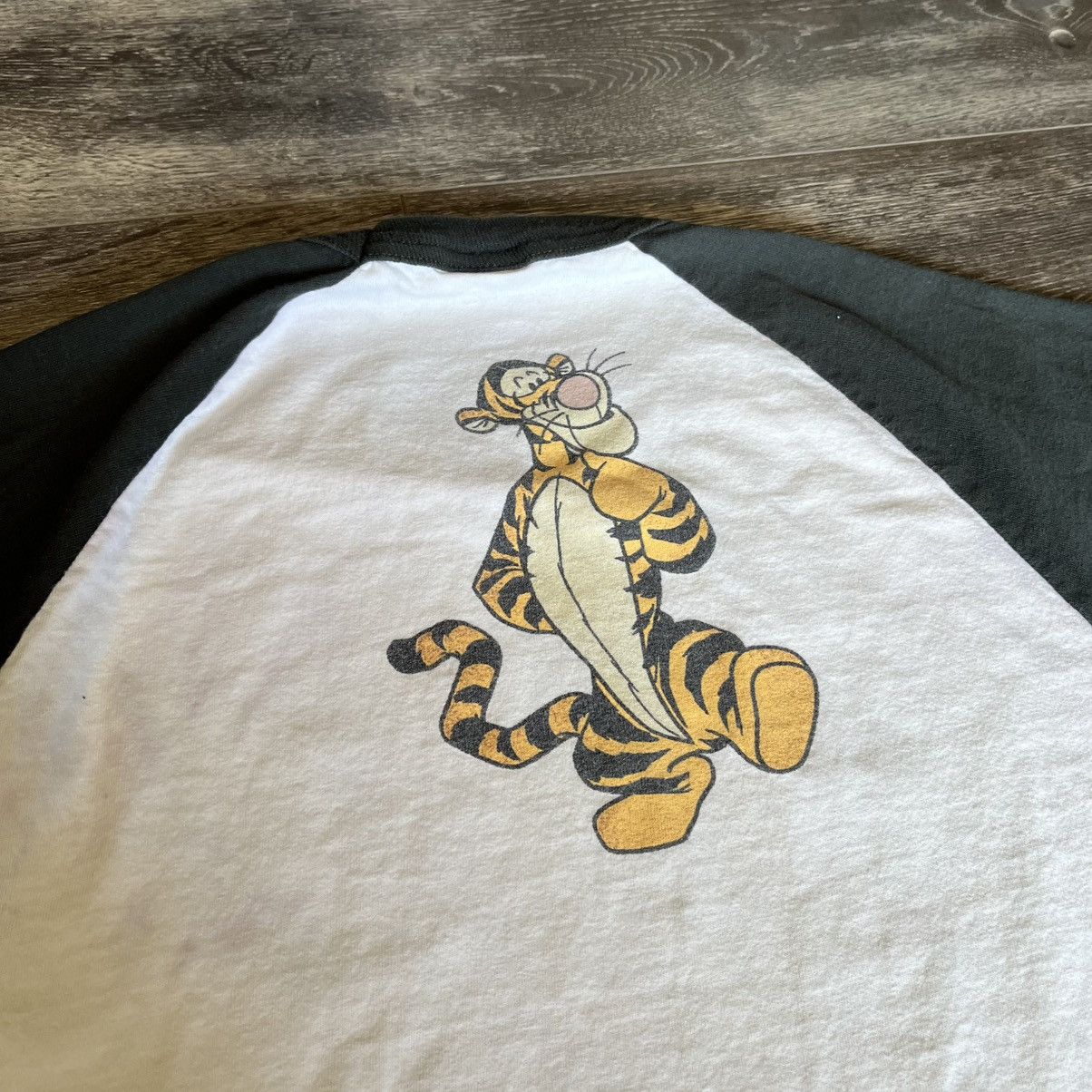Disney Vintage Y2K Disney Tigger Raglan Baseball 68 Longsleeve Tee Size US M / EU 48-50 / 2 - 4 Thumbnail