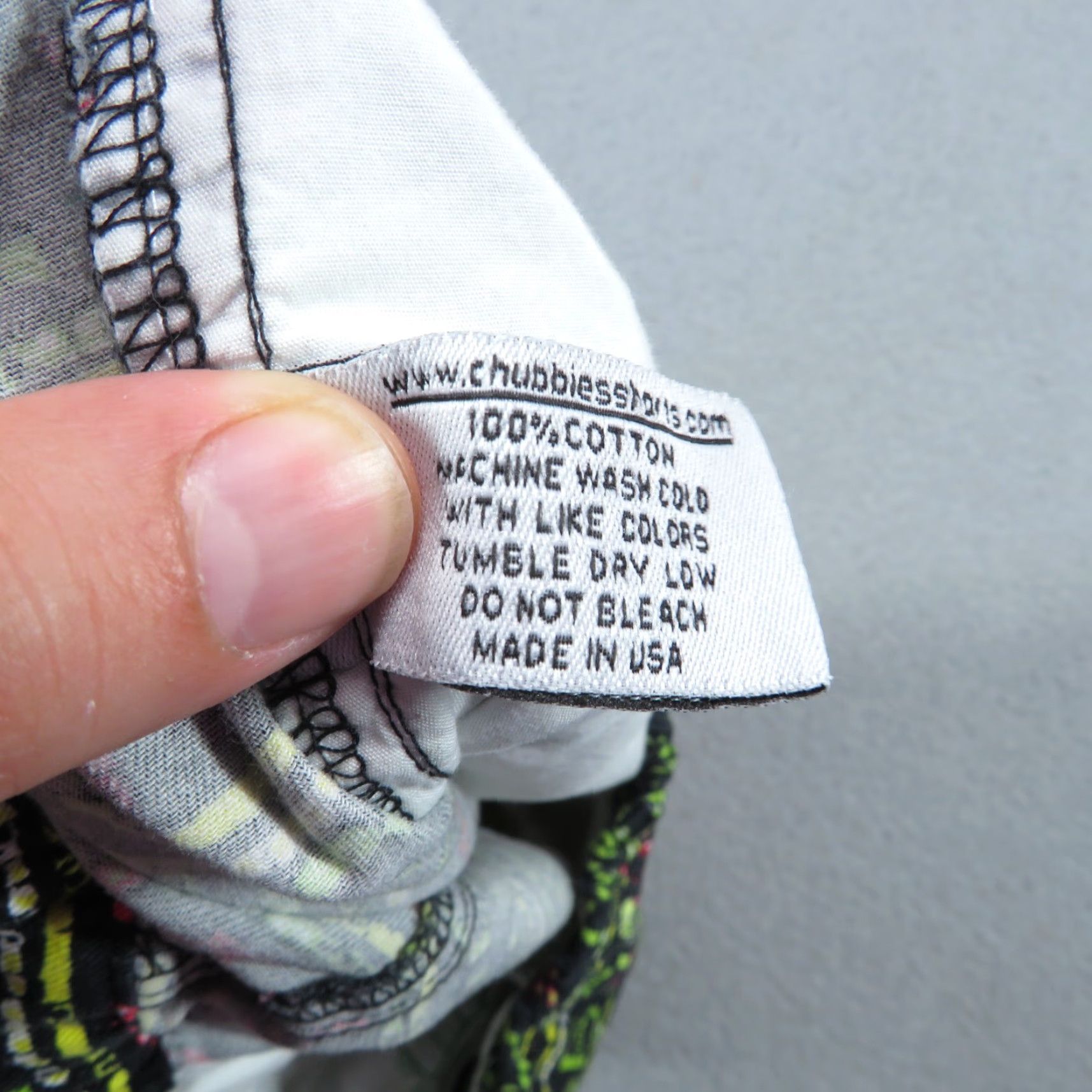 Chubbies Chubbies Shorts Men Medium 5" Black Lime Red Aztec Graphic Tribal Print Geometric Pattern Casual Size US 30 / EU 46 - 6 Thumbnail