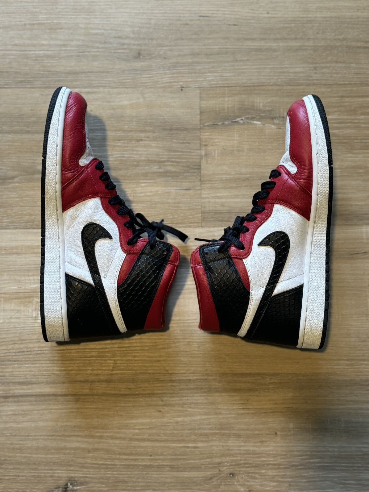 Jordan Brand JORDAN 1 Retro High Size US 10 / EU 43 - 2 Thumbnail
