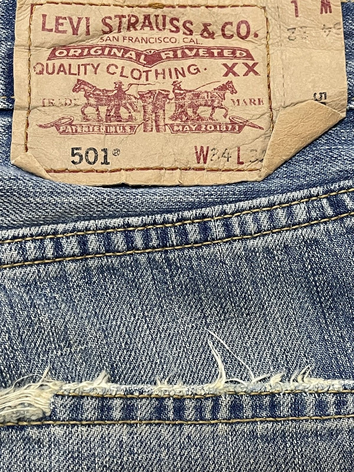 Levi's Vintage 90 Levis 501 Distressed Style Loose Jeans Size US 34 / EU 50 - 9 Thumbnail