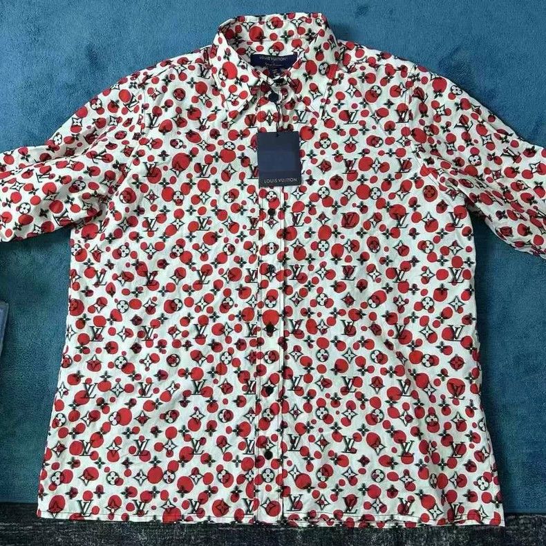 Louis Vuitton Louis Vuitton Full logo shirt 2502-Nextarrow Size US S / EU 44-46 / 1 - 1 Thumbnail