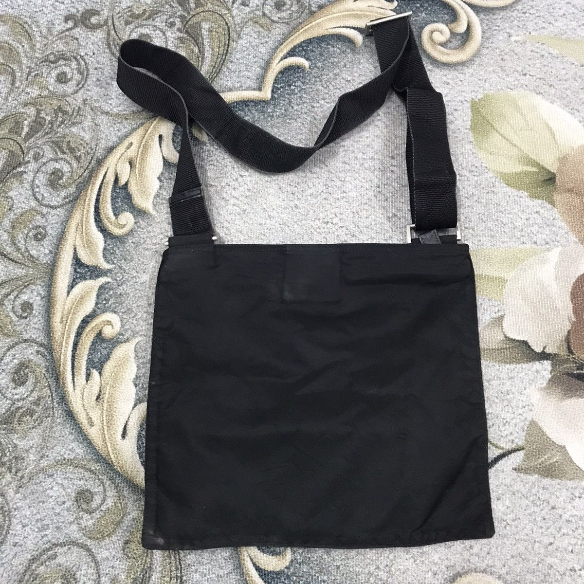 Prada 💥BINDING OFFER💥 Vintage Prada nylon crossbody sling bag Size ONE SIZE - 2 Thumbnail