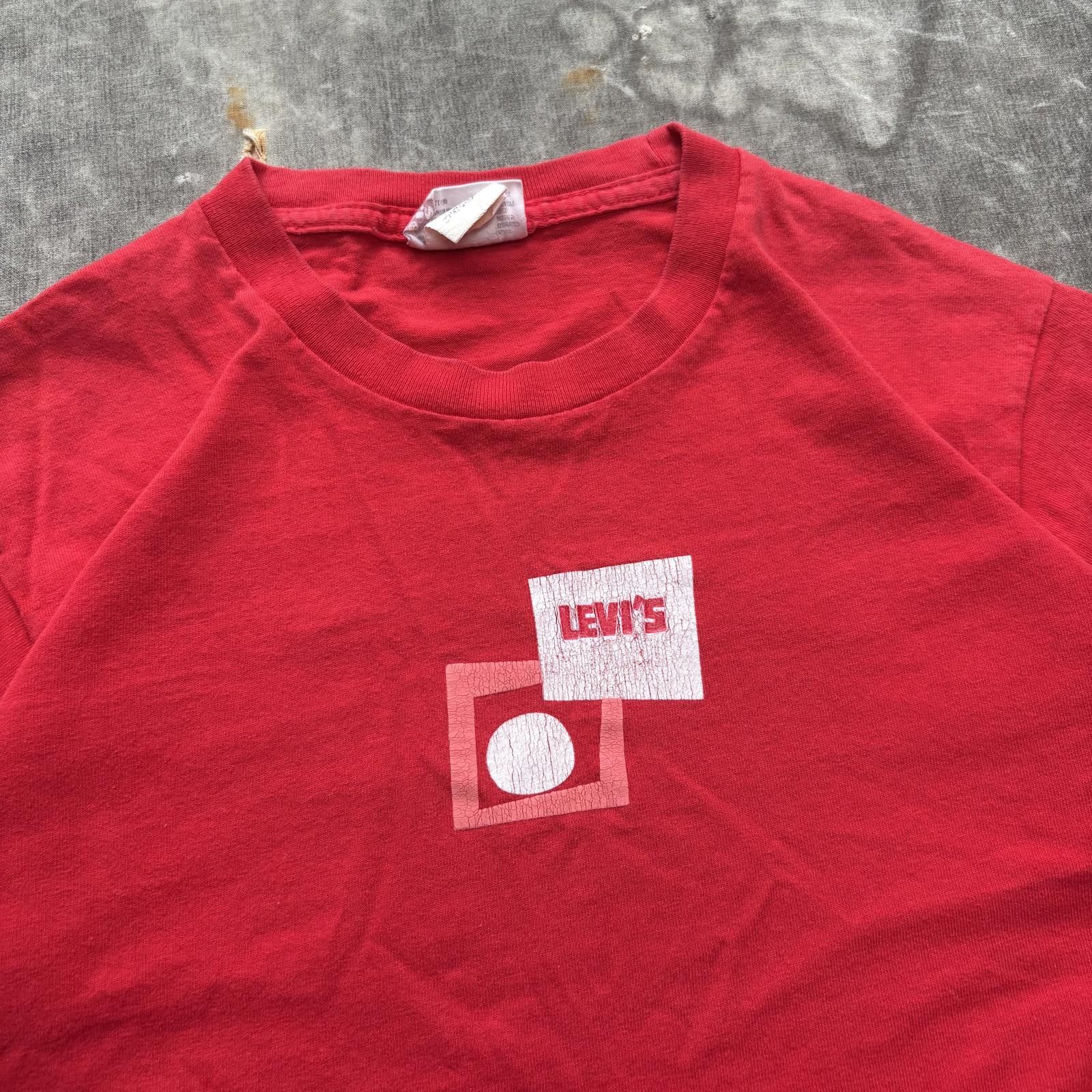 Levi's Vintage Y2K Red Levi’s Cute Simple Unique Women’s Shirt Size M / US 6-8 / IT 42-44 - 2 Thumbnail