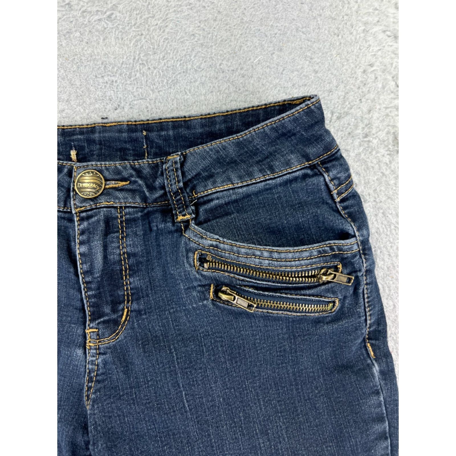 Vintage Democracy Shorts Womens 6 Blue Denim Cutoff Cotton Blend Raw Hem Low Rise 27x11 Size 28" / US 6 / IT 42 - 5 Thumbnail