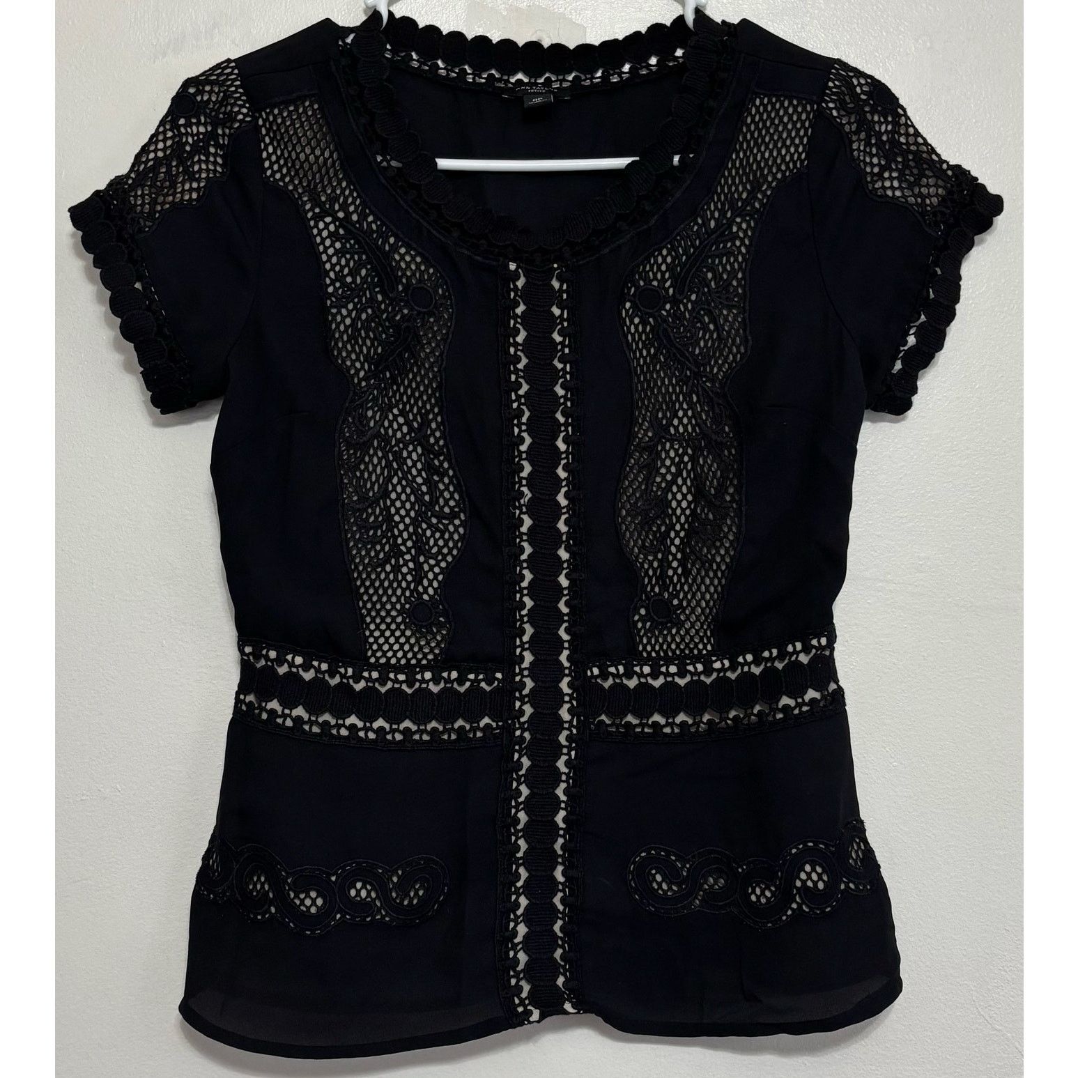 Ann Taylor Ann Taylor Black Crochet Lace Peplum Blouse Petite 0 Lined Size XS / US 0-2 / IT 36-38 - 1 Thumbnail