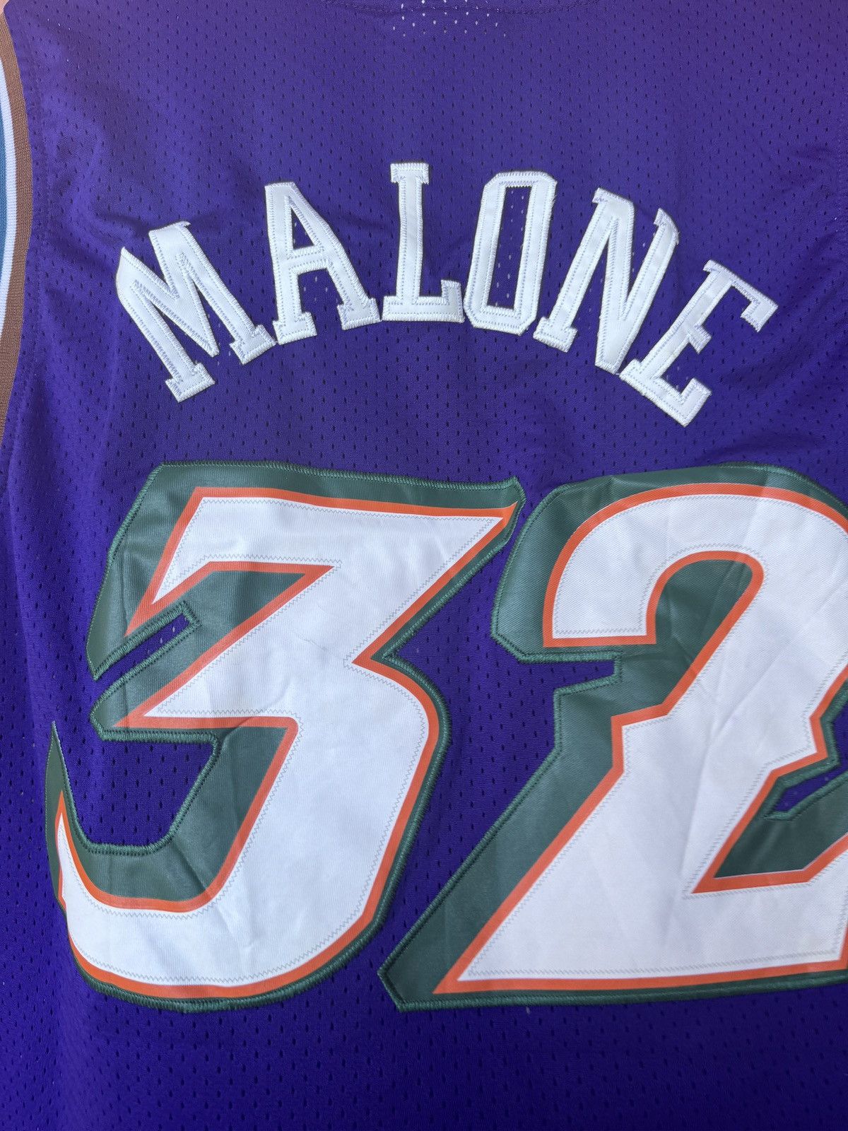 Adidas Maillot NBA Utah Jazz Karl Malone #32 Hardwood Classics Size US L / EU 52-54 / 3 - 12 Thumbnail