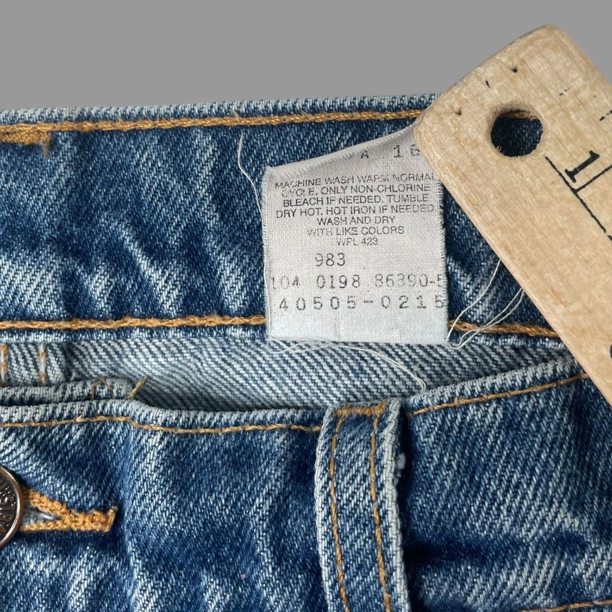 Levi's × Vintage Vintage 1980s Levi’s 505 denim jeans Size US 34 / EU 50 - 7 Thumbnail
