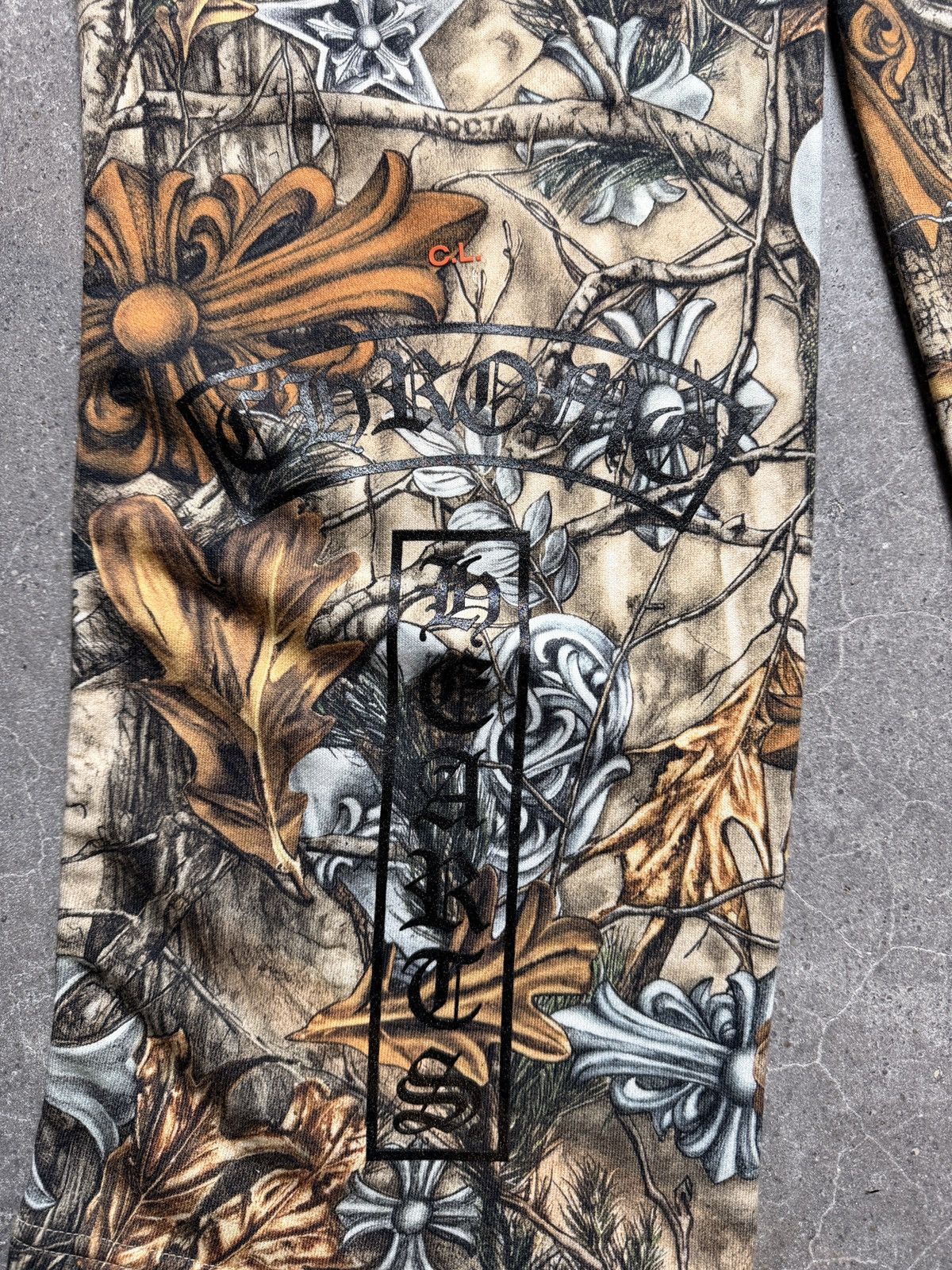 Chrome Hearts × NOCTA × Nike Chrome Hearts x Nike Nocta Cross Patch Camo Sweatpants Size US 34 / EU 50 - 8 Thumbnail