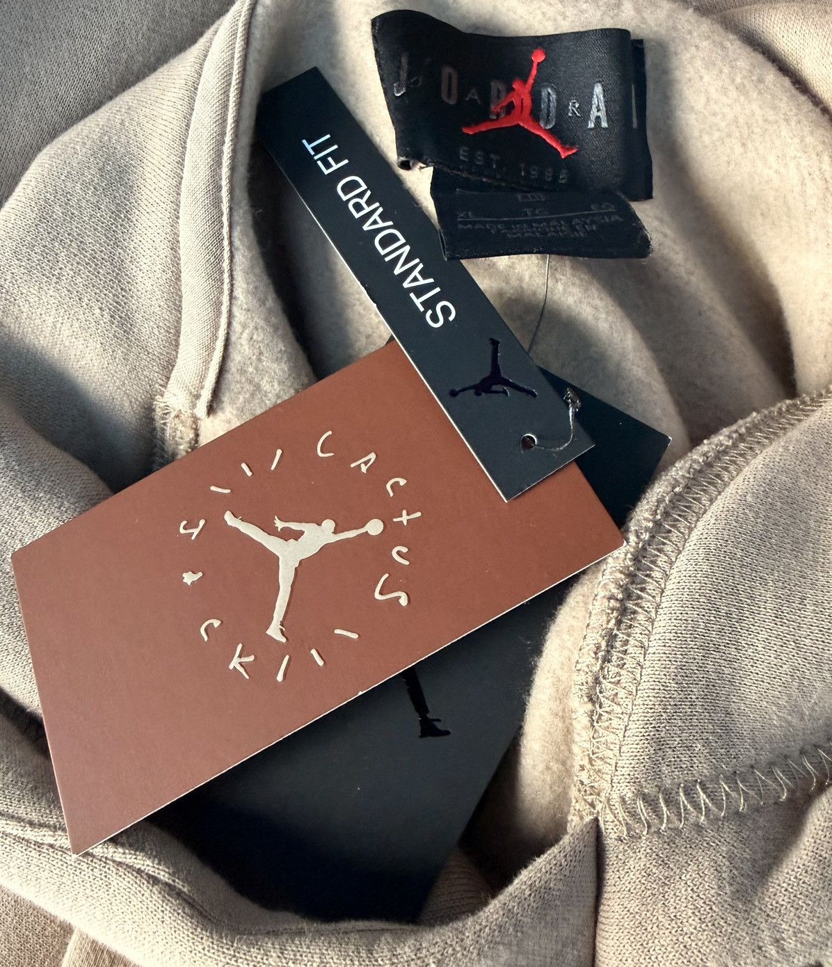 Jordan Brand × Travis Scott Travis Scott Cactus Jack x Jordan Hoodie "Khaki" XL *NEW* Size US XL / EU 56 / 4 - 4 Thumbnail