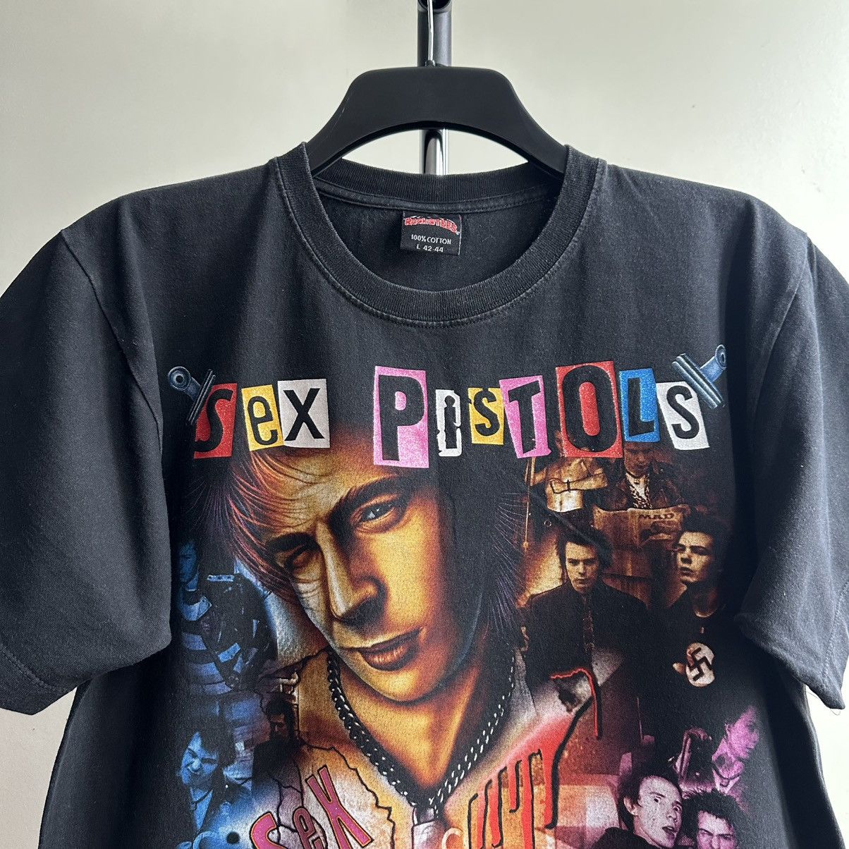 Band Tees × Vintage VINTAGE Y2K SEX PISTOLS GRAPHIC TEE Size US L / EU 52-54 / 3 - 3 Thumbnail