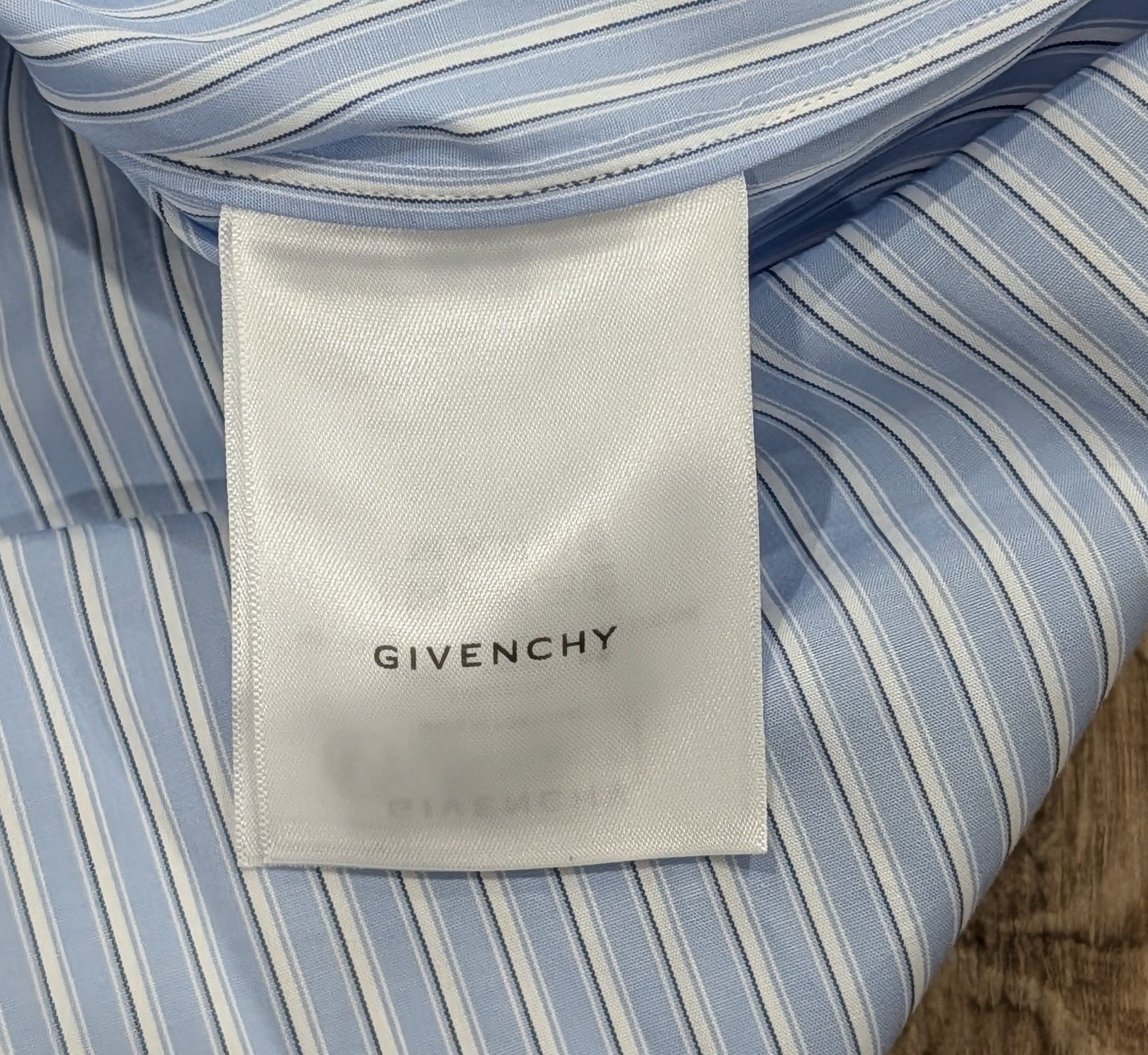 Givenchy GIVENCHY Crest Striped Button Up Shirt Light Blue 39 US 15.5 Size US M / EU 48-50 / 2 - 5 Thumbnail