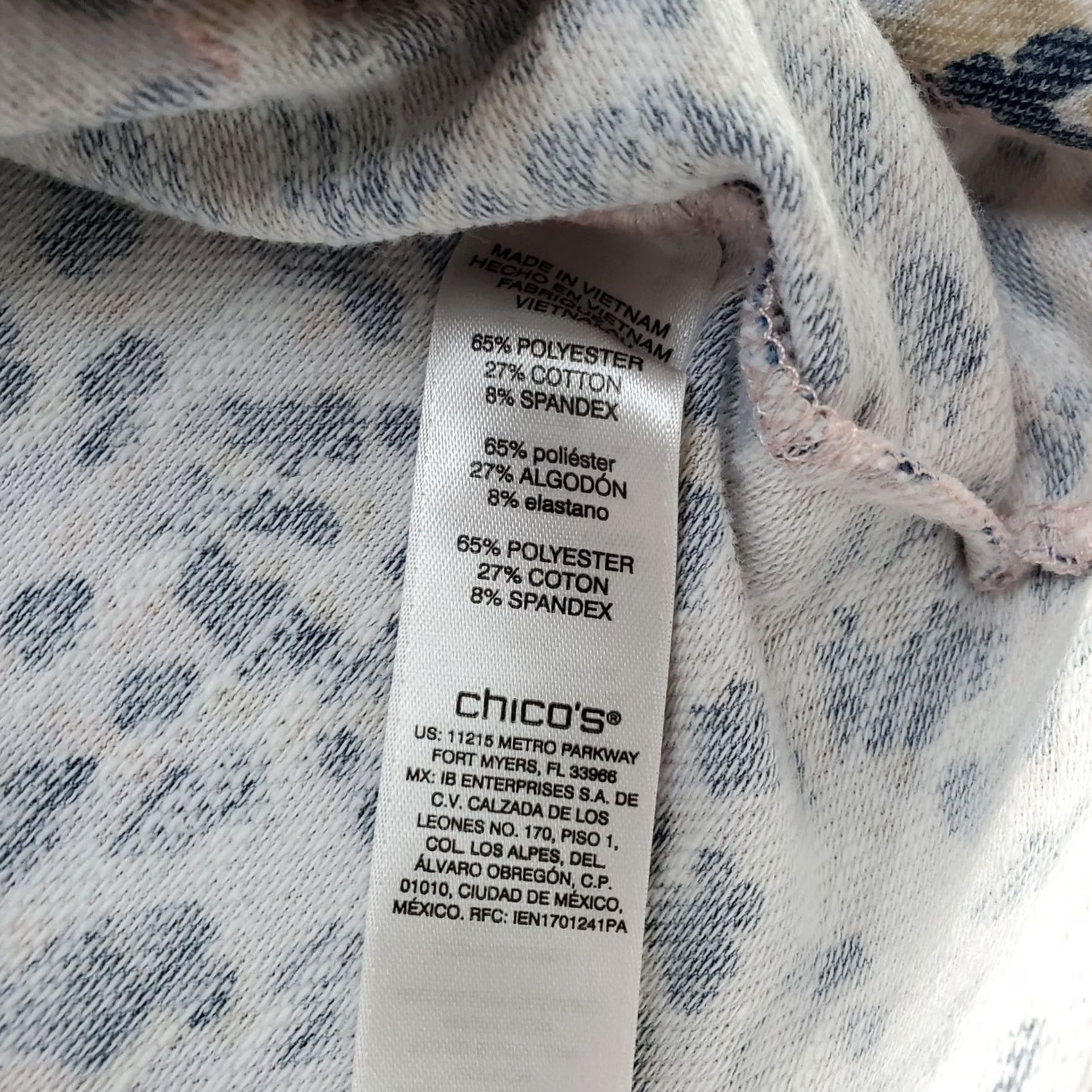 Vintage Chico's Weekend Hoodie Womens 1 Multi Animal Print Long Sleeve Stretch Zip Up Hoodie Women XS-Plus? (Note: The original size is 1; avoid adding). Size XS / US 0-2 / IT 36-38 - 6 Thumbnail