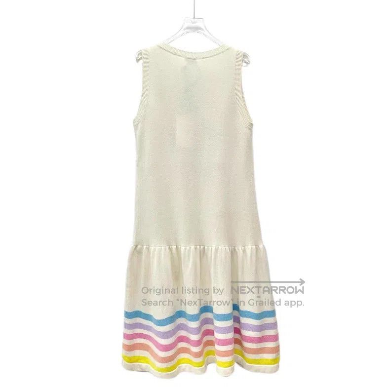 Chanel Chanel Beige striped logo printed cashmere round-neck slee Size M / US 6-8 / IT 42-44 - 2 Thumbnail