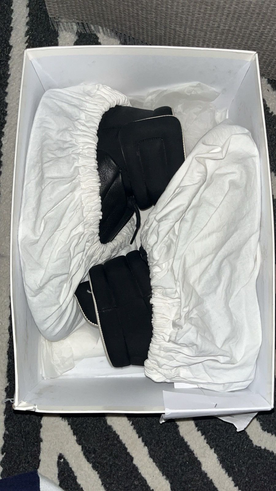 Maison Margiela Maison Margiela Future 8 41 High Top Sneakers Black Size US 8 / EU 41 - 13 Thumbnail