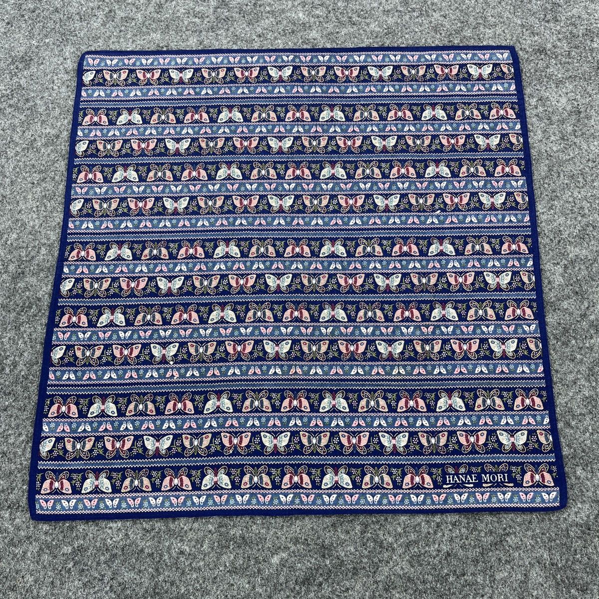 Hanae Mori × Japanese Brand Hanae Mori Bandana / Handkerchief / Neckerchief B544 Size ONE SIZE - 1 Thumbnail