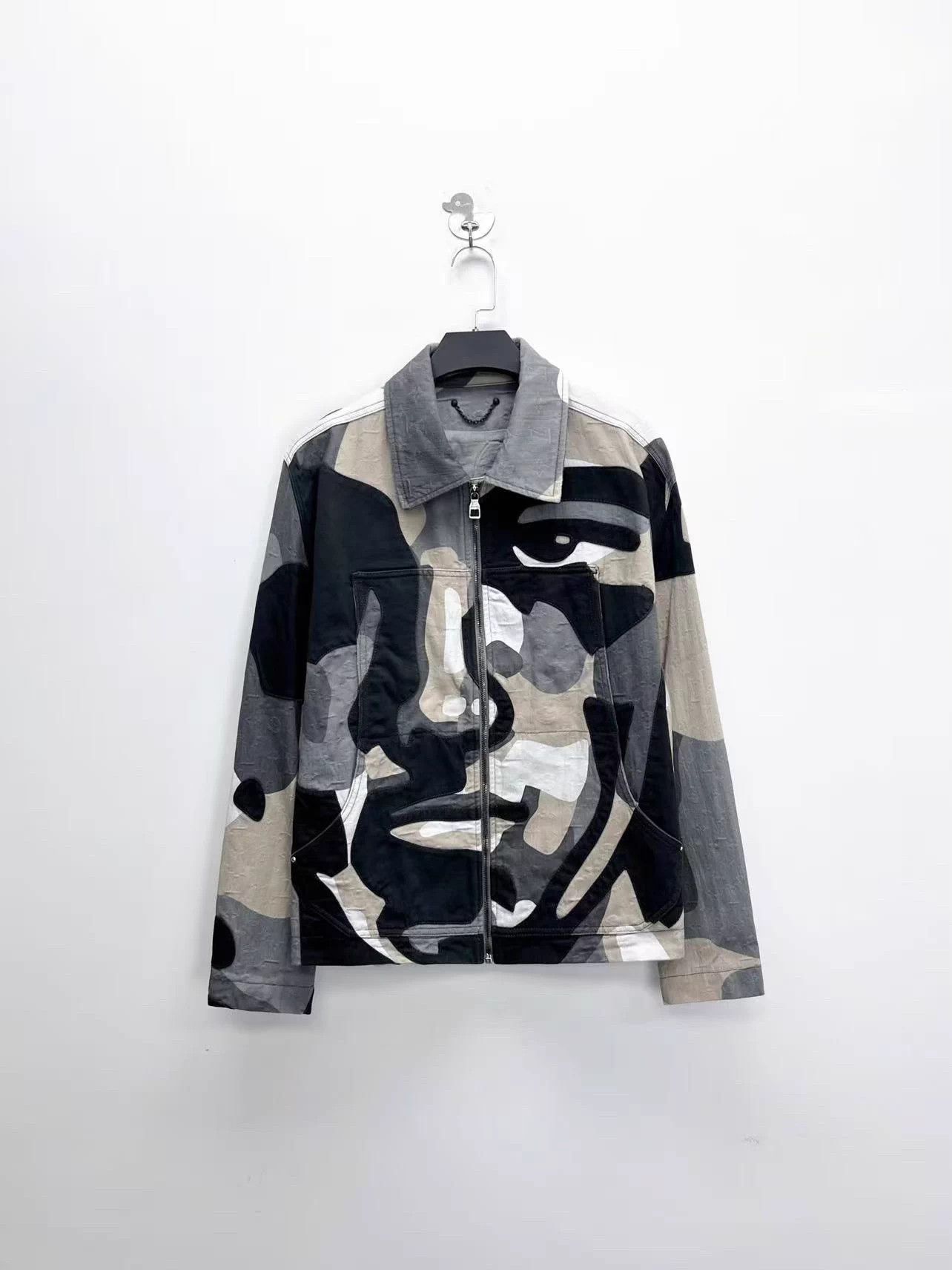 Louis Vuitton Louis Vuitton monogrammed geometric logo zip-up denim jacket Size US M / EU 48-50 / 2 - 1 Thumbnail