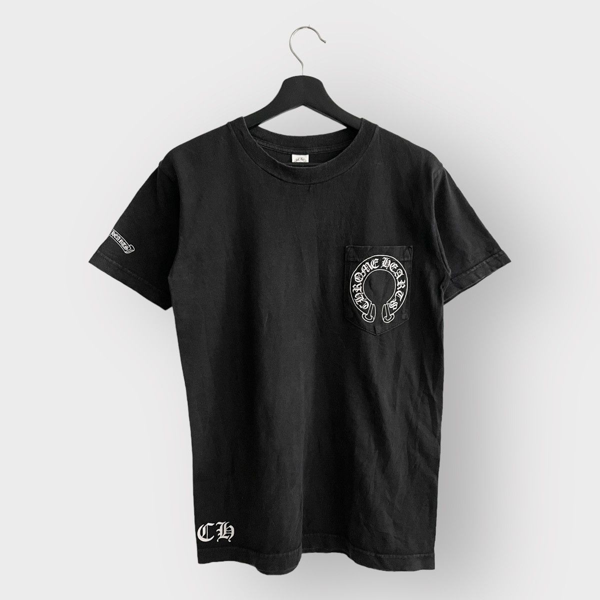 Chrome Hearts STEAL! 2000s Chrome Hearts Vertical Crosses Logo Pocket Tee Size US S / EU 44-46 / 1 - 3 Thumbnail