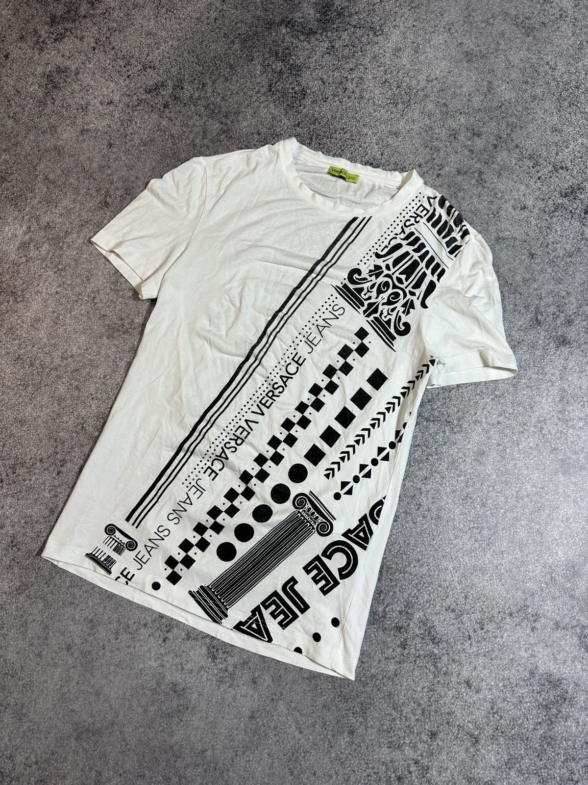 Versace × Versace Jeans Couture Y2K Versace Big Log T-shirt Streetwear Rare Casual Luxury Size US M / EU 48-50 / 2 - 1 Thumbnail