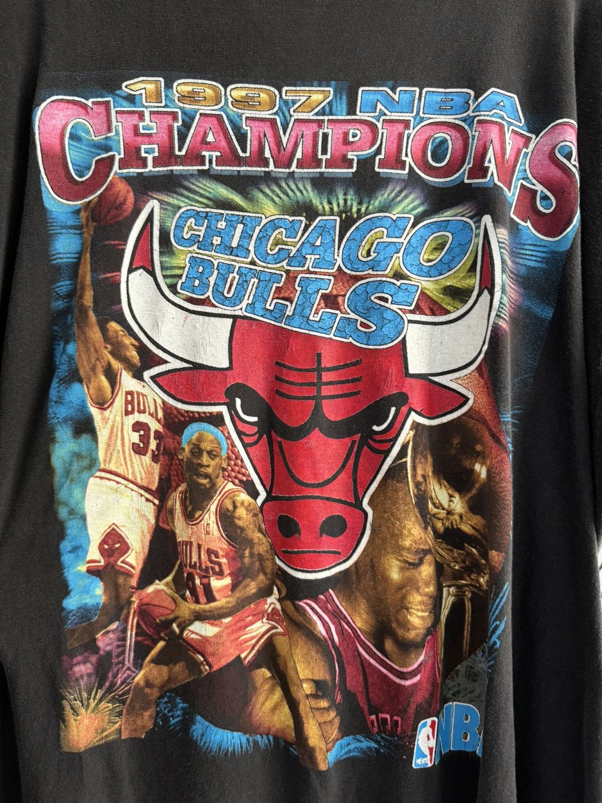 Vintage Vintage 1997 RapTee Chicago Bulls On The 5 | Grailed