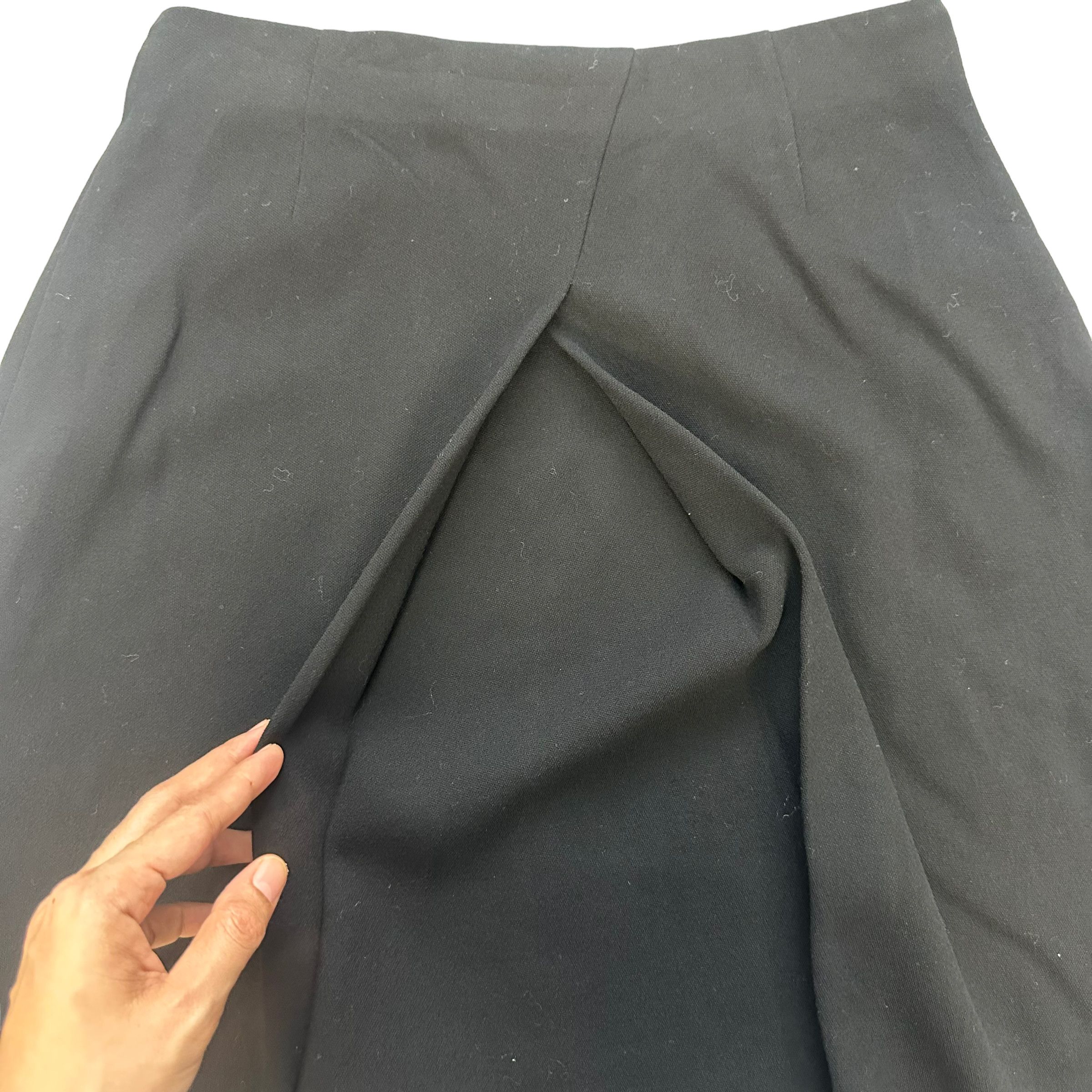 Emporio Armani EMPORIO ARMANI MINI SKIRT #7739-167 Size 26" / US 2 / IT 38 - 4 Thumbnail