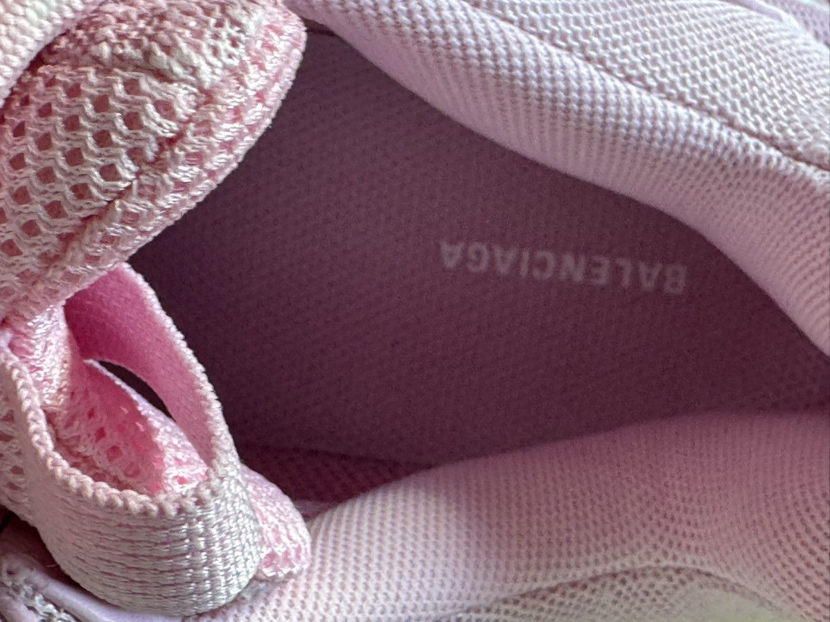 Balenciaga NEW Balenciaga Women’s Triple S Sneaker Faded Pink Size 36 Size US 6 / IT 36 - 9 Thumbnail