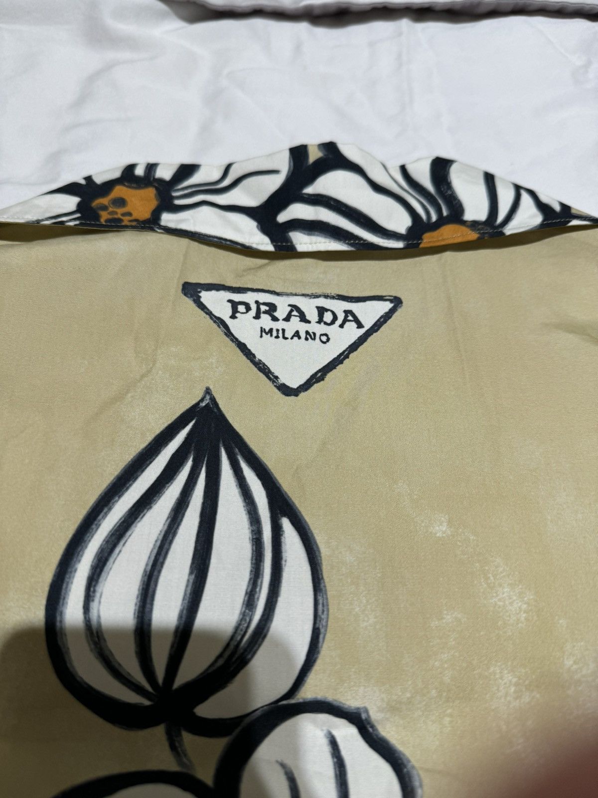 Prada Prada Sand and Flower Design Shirt Size US M / EU 48-50 / 2 - 7 Thumbnail