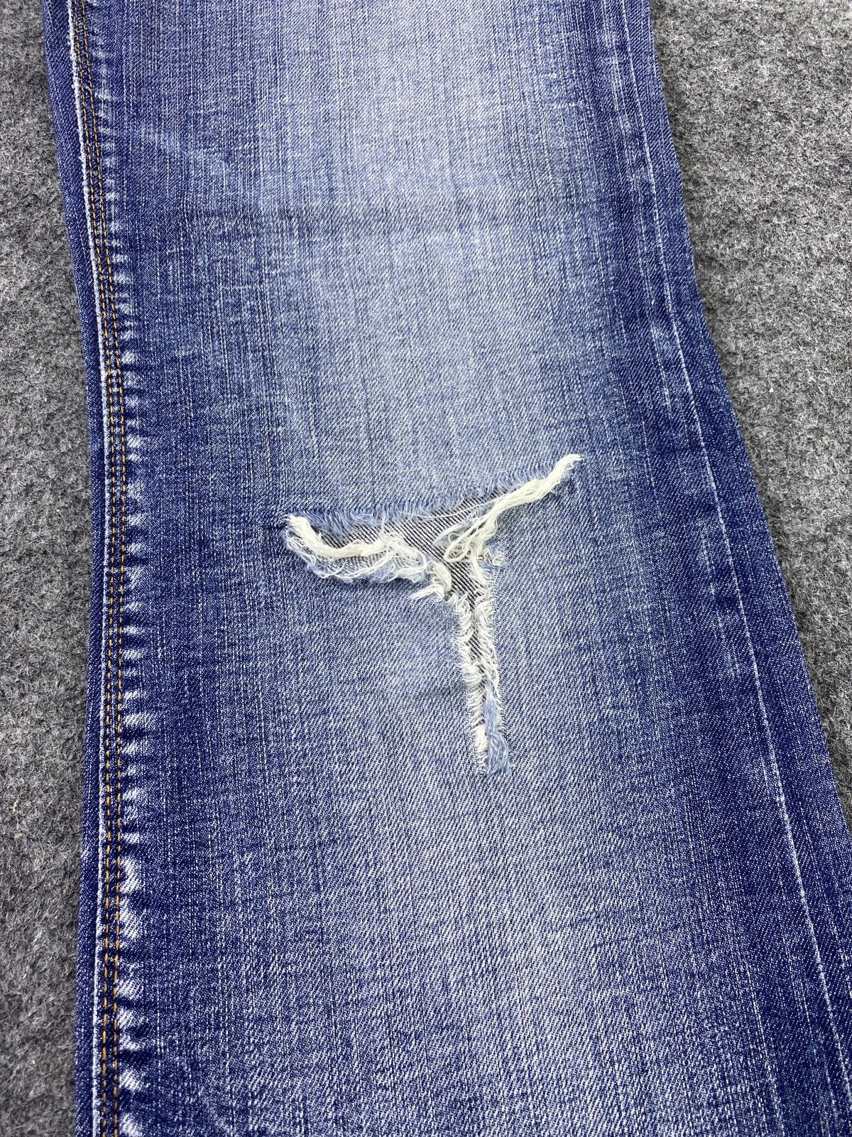 Diesel × Jean × Vintage Diesel Distressed Blue Wash Jeans - J1034 Size 28" / US 6 / IT 42 - 14 Thumbnail
