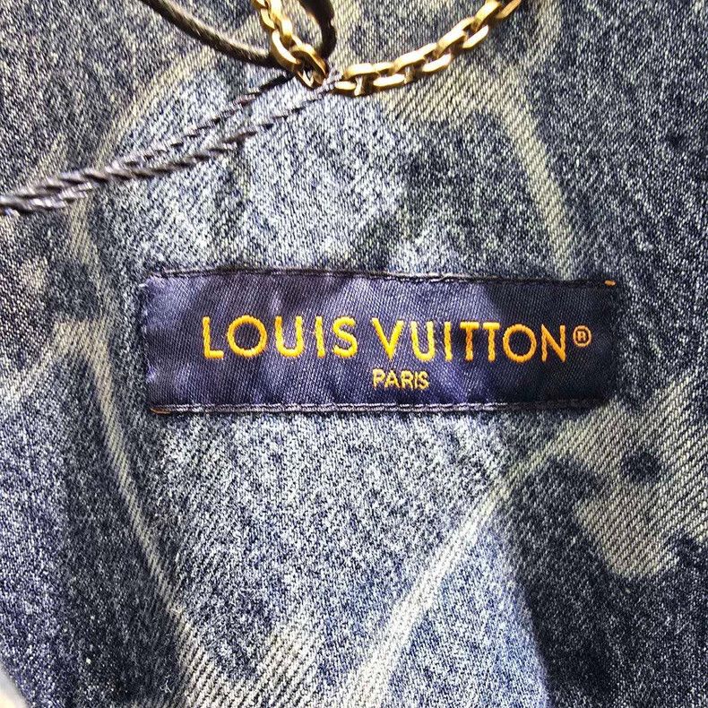 Louis Vuitton Louis Vuitton 24 New Water Wave Light and Shadow Full Logo Size US XL / EU 56 / 4 - 2 Thumbnail
