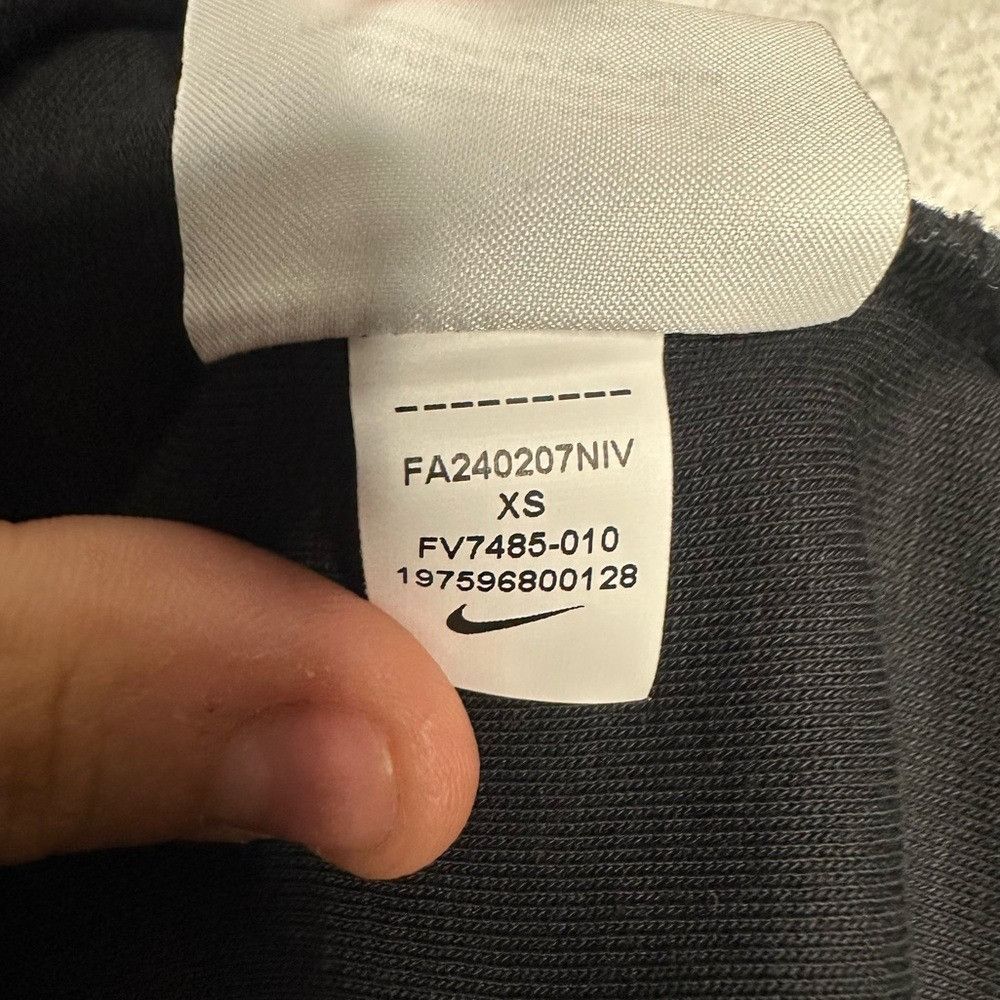 Nike Nike Women's Tech Fleece High Waisted 3” Pleated Shorts NWT Size 26" / US 2 / IT 38 - 15 Thumbnail