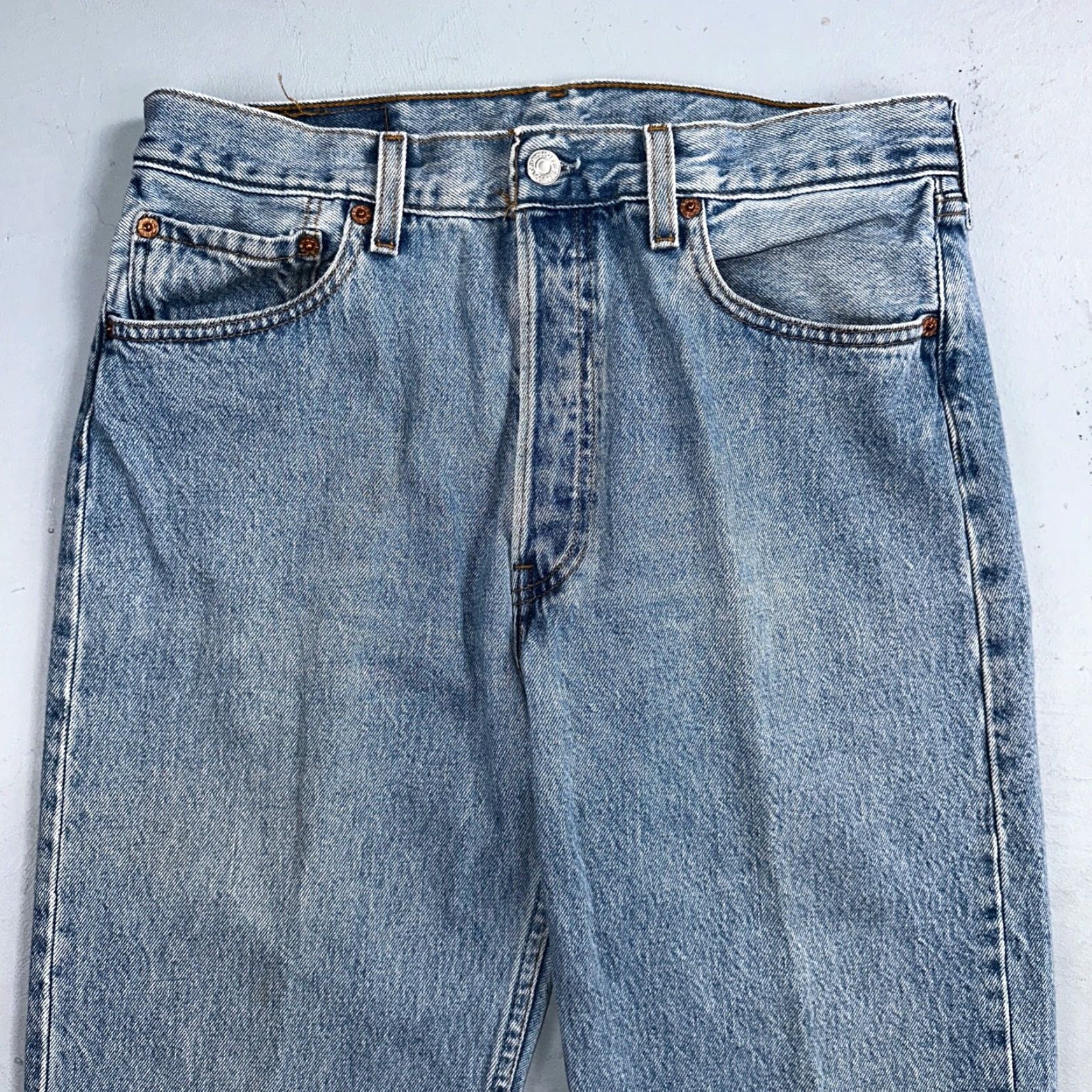 Levi's VINTAGE Levi's 501 Jeans Men 33x34 Light Wash Denim Straight Leg 90s USA Size US 33 - 2 Thumbnail