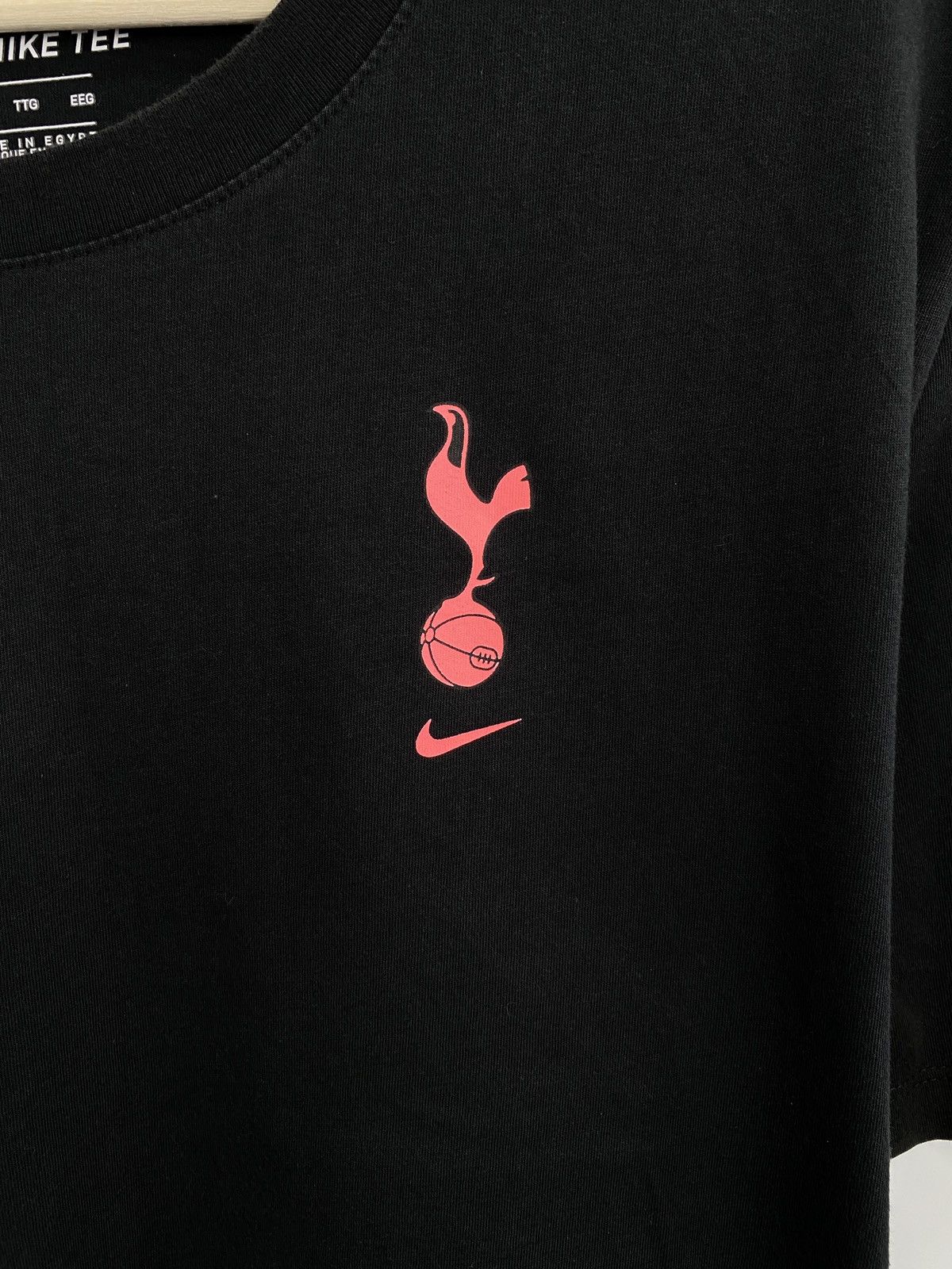 Nike Nike Football Tottenham Hotspur crest t-shirt Center Swoosh Size US XL / EU 56 / 4 - 7 Thumbnail