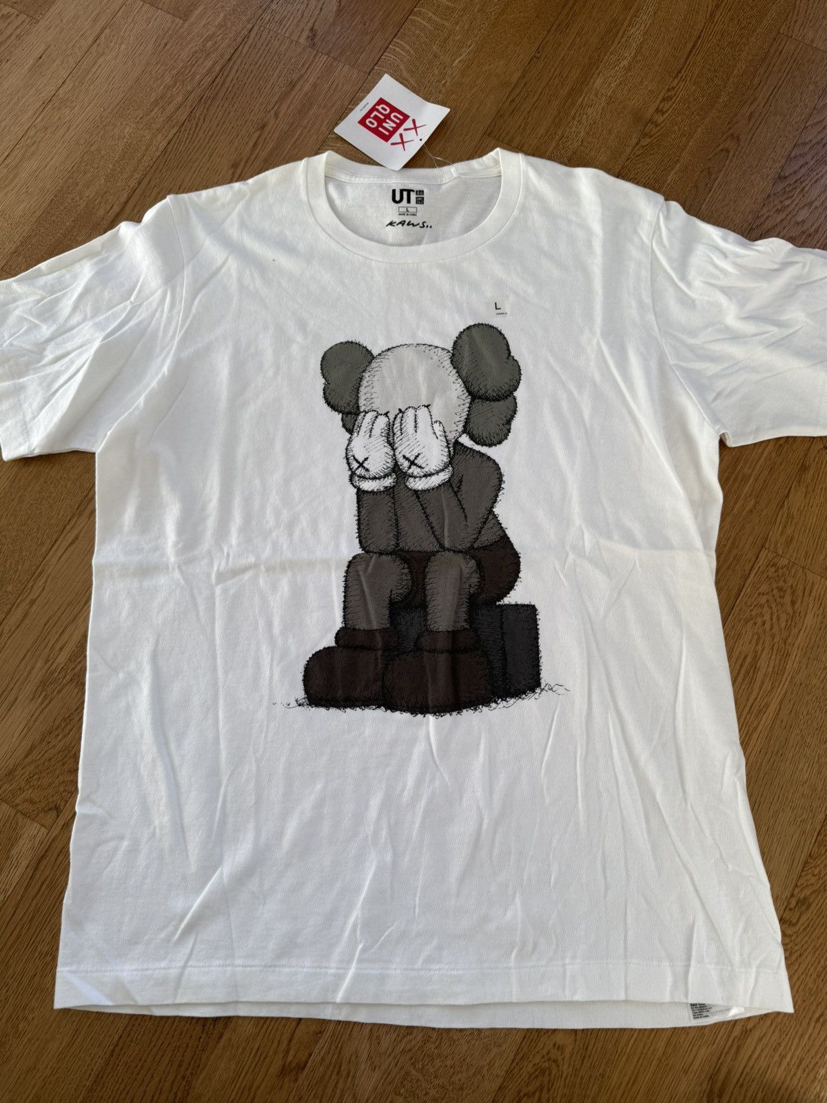 Kaws × Uniqlo Kaws ‘Passing Through’ T Size US L / EU 52-54 / 3 - 1 Thumbnail