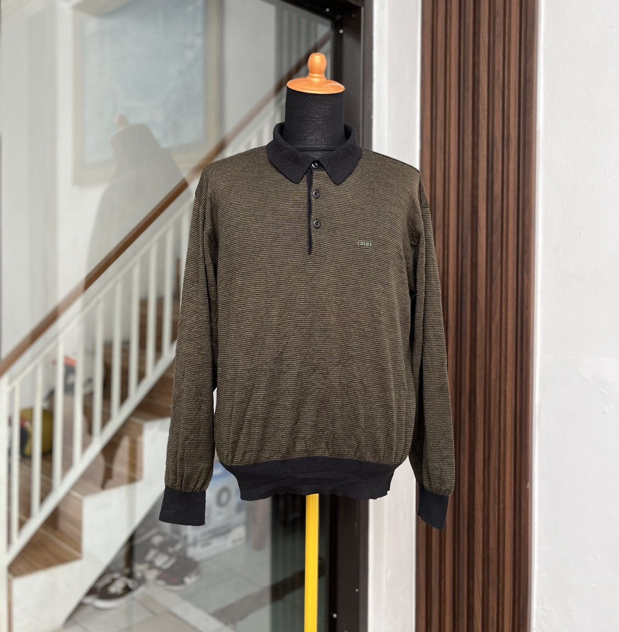 Balenciaga × Vintage Vintage Balenciaga Golf Button Collar Knitwear (UNISEX) Size US M / EU 48-50 / 2 - 1 Thumbnail