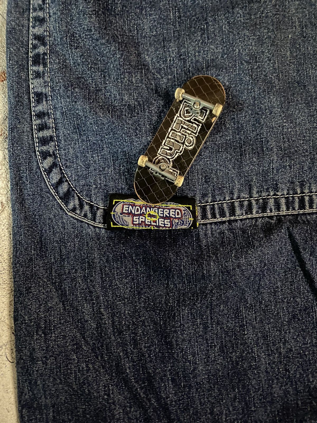 JNCO Vintage Y2K Baggy JNCO Endagered Species Hip-Hop Streetwear Size US 34 / EU 50 - 4 Thumbnail