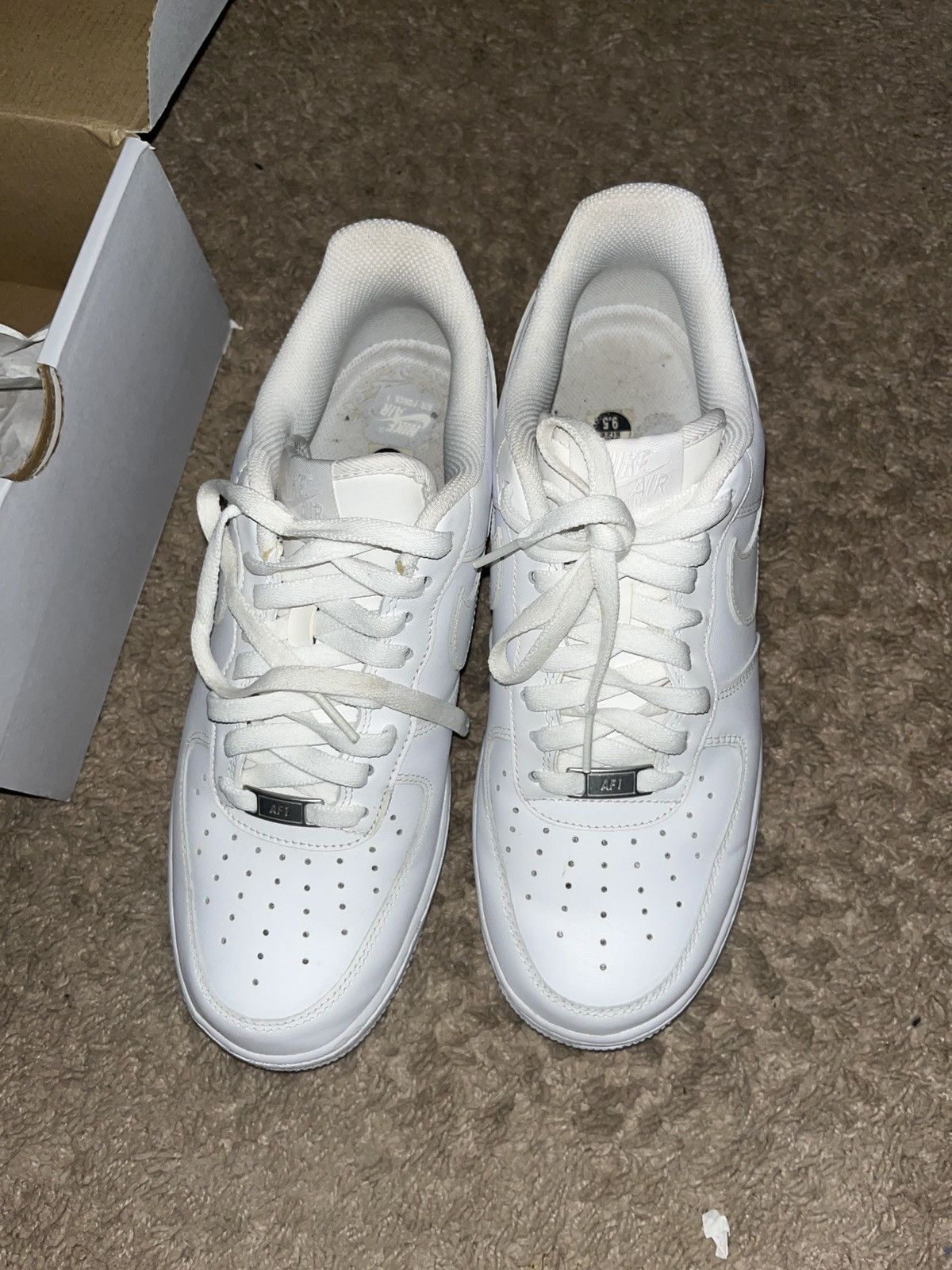 Nike Air Force 1 low 07 white Size US 9.5 / EU 42-43 - 1 Thumbnail
