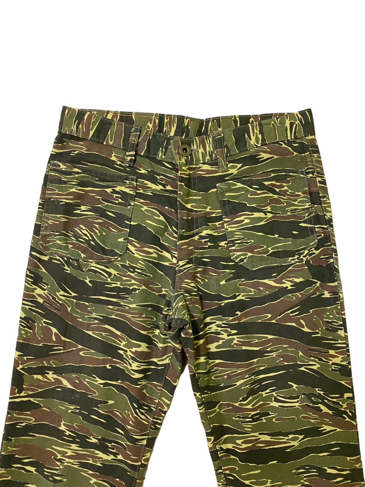 Japanese Brand × Vintage FLARED CAMOUFLAGE STYLE BELL BOTTOM BOOTCUT DENIM JEANS Size US 26 / EU 42 - 3 Thumbnail