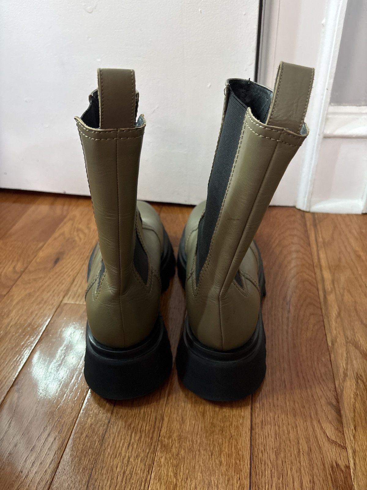Zara Zara Green and Black Platform Leather Chelsea Boots Size US 9 / IT 39 - 5 Thumbnail